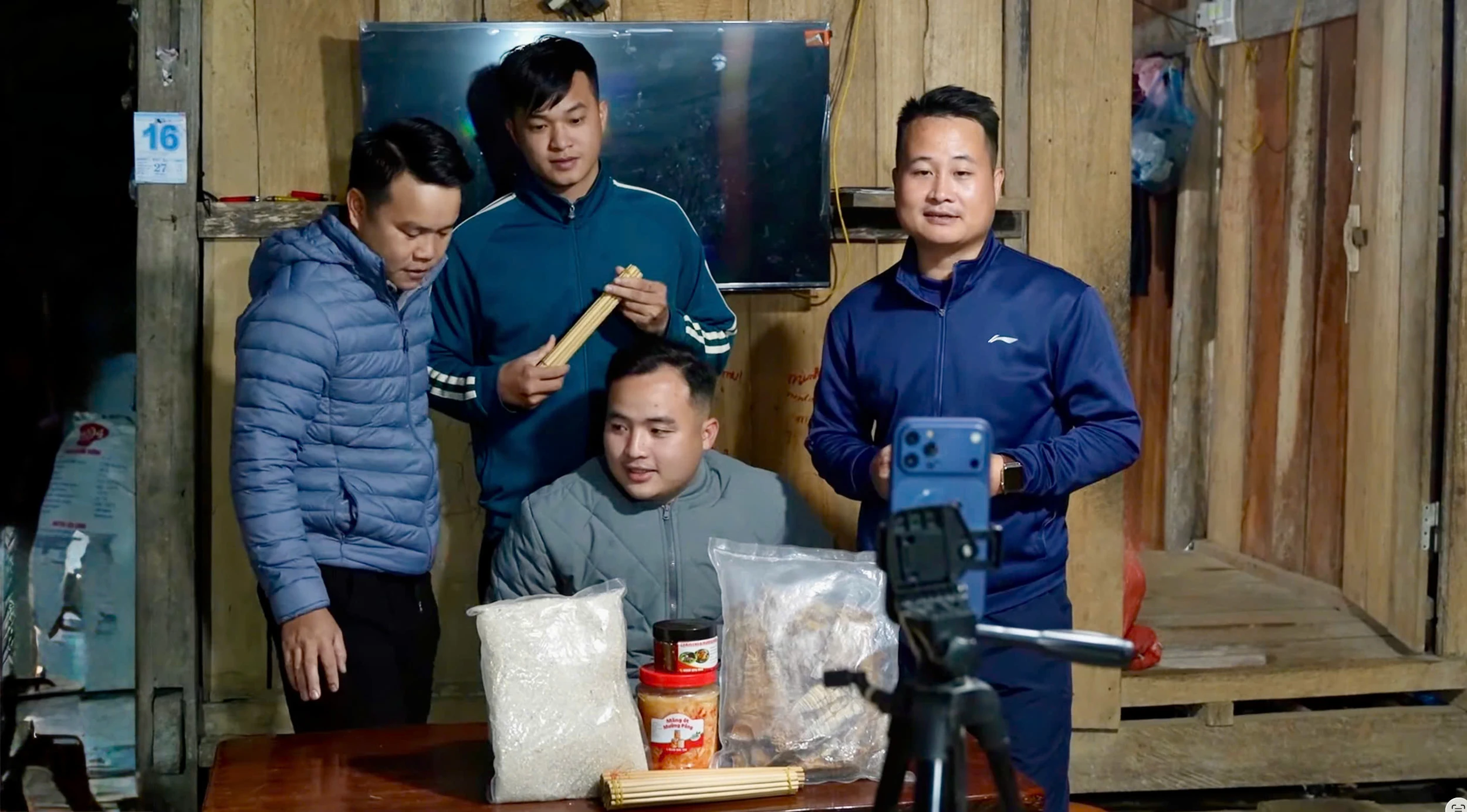 Khi Công an làm Tiktoker - Nhịp cầu nối yêu thương