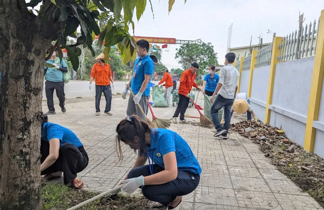 Chung sức làm đẹp cảnh quan đô thị, xây dựng phường Hạc Thành “sáng-xanh-sạch-đẹp”