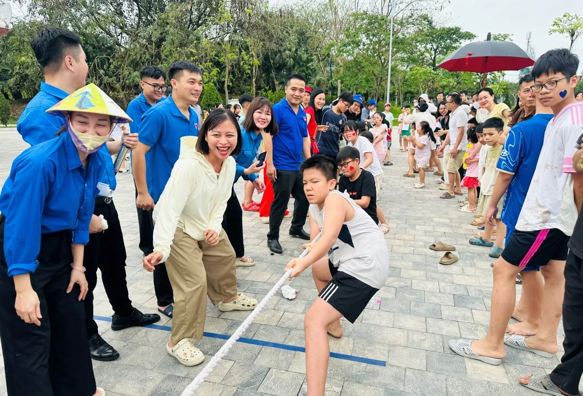 Sôi nổi trò chơi dân gian tại Tuần văn hóa kỷ niệm 65 năm kết nghĩa thị xã Thanh Hóa - thị xã Hội An