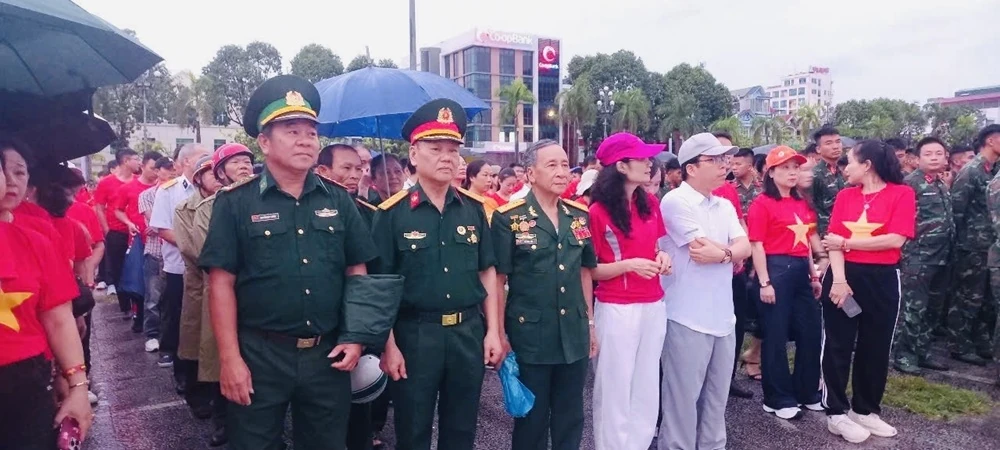 Khúc tráng ca của người lính (Bài cuối): Người trở về từ những “cơn mưa đỏ”