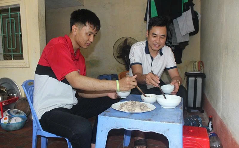 Sinh viên và nỗi lo thời bão giá