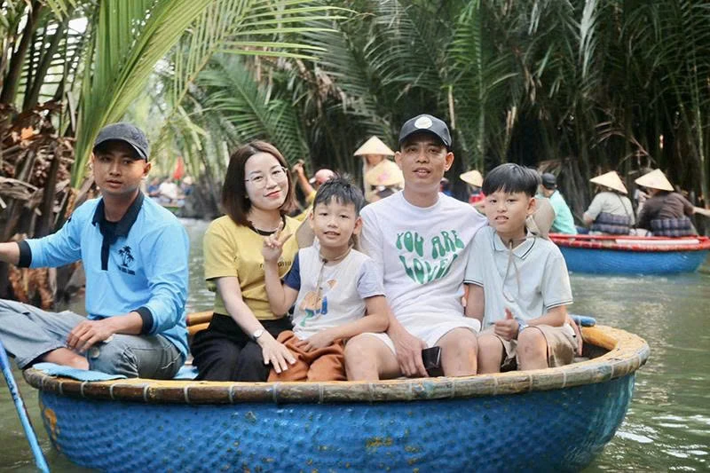 Làm bạn cùng con - hành trình yêu thương và thấu hiểu