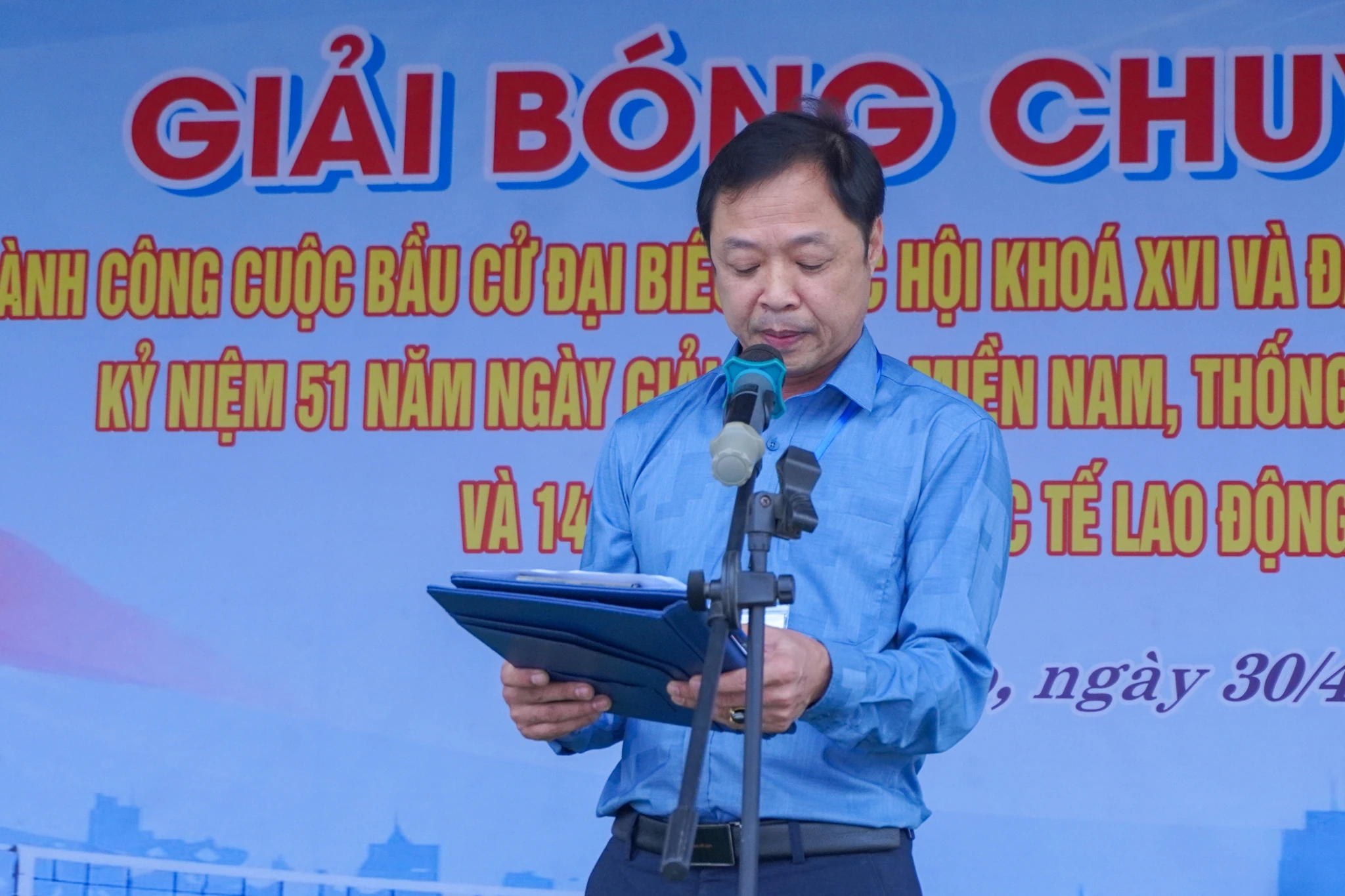 Hàng trăm VĐV tranh tài tại Giải bóng chuyền nam xã Yên Thọ