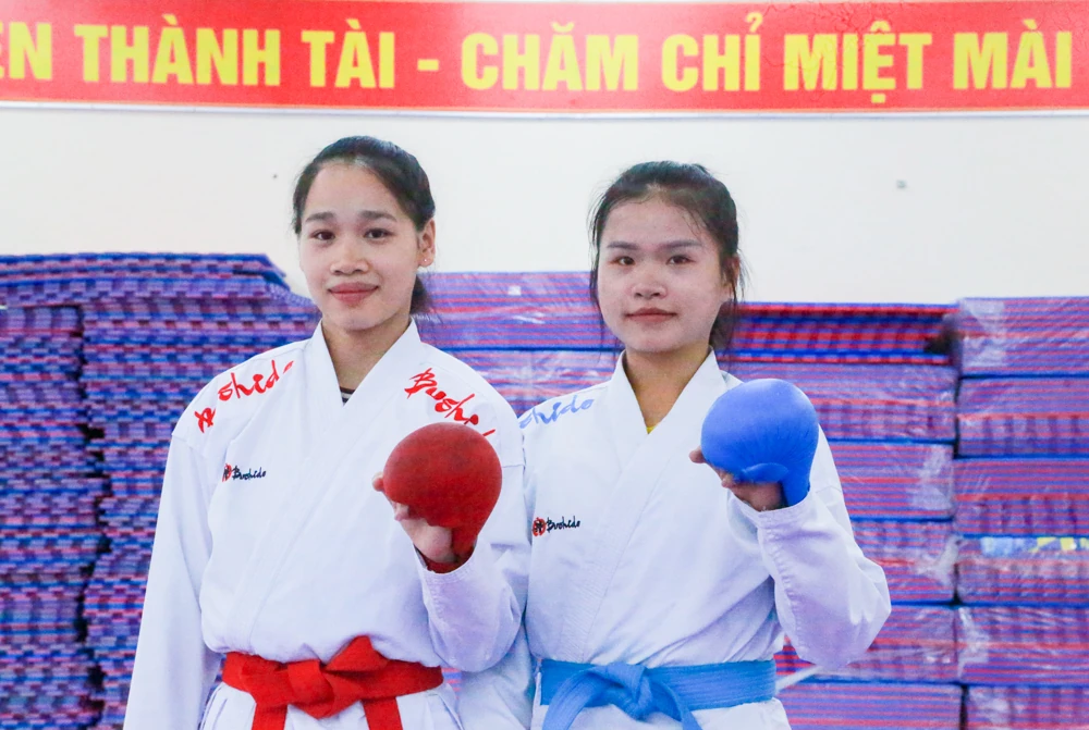 Vận động viên tập luyện xuyên lễ chuẩn bị cho các giải đấu cận kề