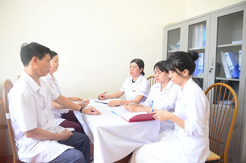 Bước chuyển mới cho y tế cơ sở (Bài 2) - Sáp nhập trạm y tế cơ sở: “Nút thắt” cần tháo gỡ