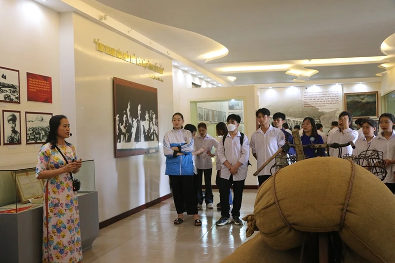 Khúc tráng ca Điện Biên Phủ