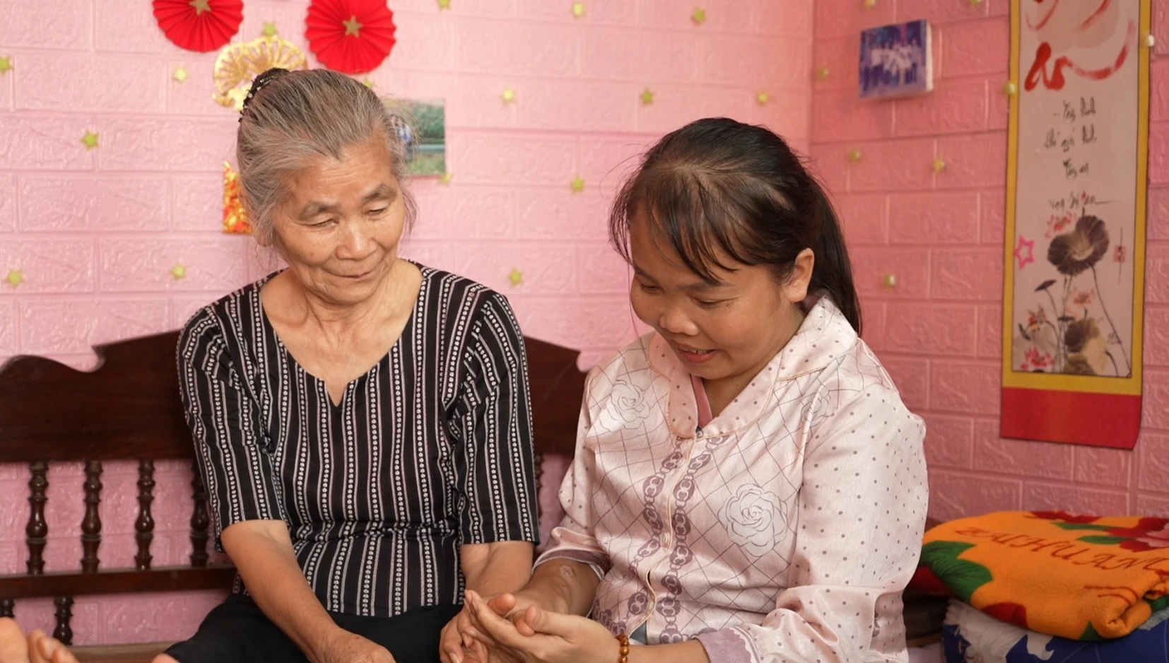 “Xóm chạy thận”: Nơi những nụ cười vượt lên số phận
