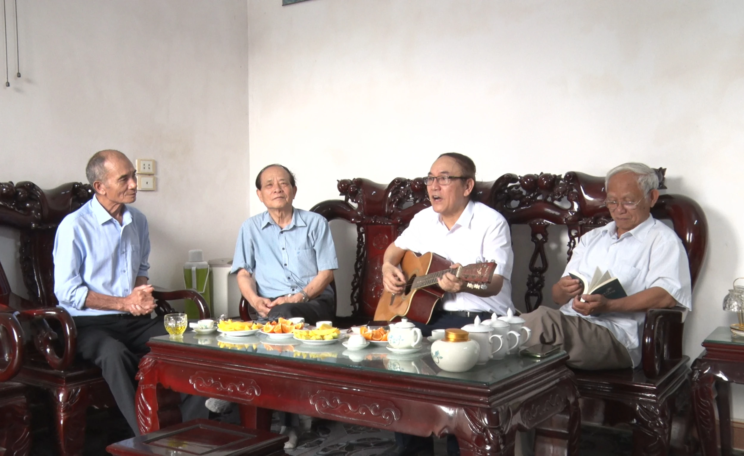 Lý luận phê bình không chỉ là học thuật
