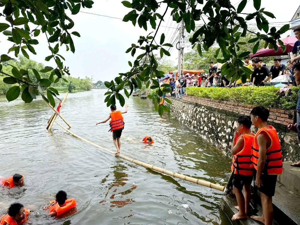 Đa dạng các hoạt động văn hóa, thể thao trong Lễ hội Phủ Nhì