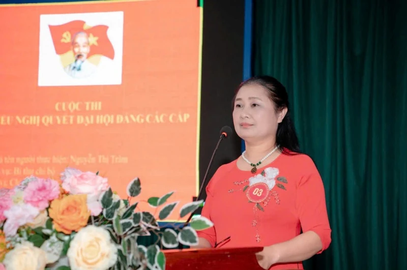 Từ bà giáo làng đến bí thư chi bộ được người dân quý mến