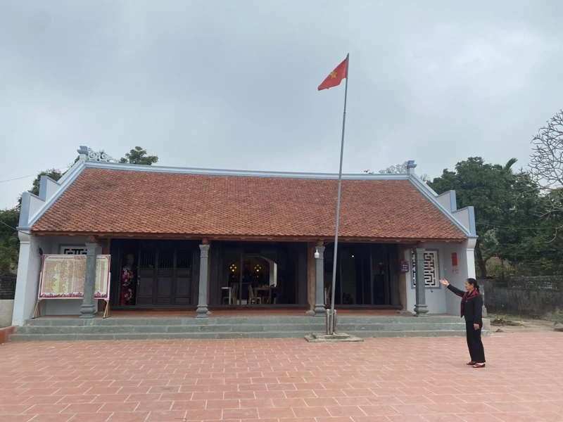 Từ bà giáo làng đến bí thư chi bộ được người dân quý mến