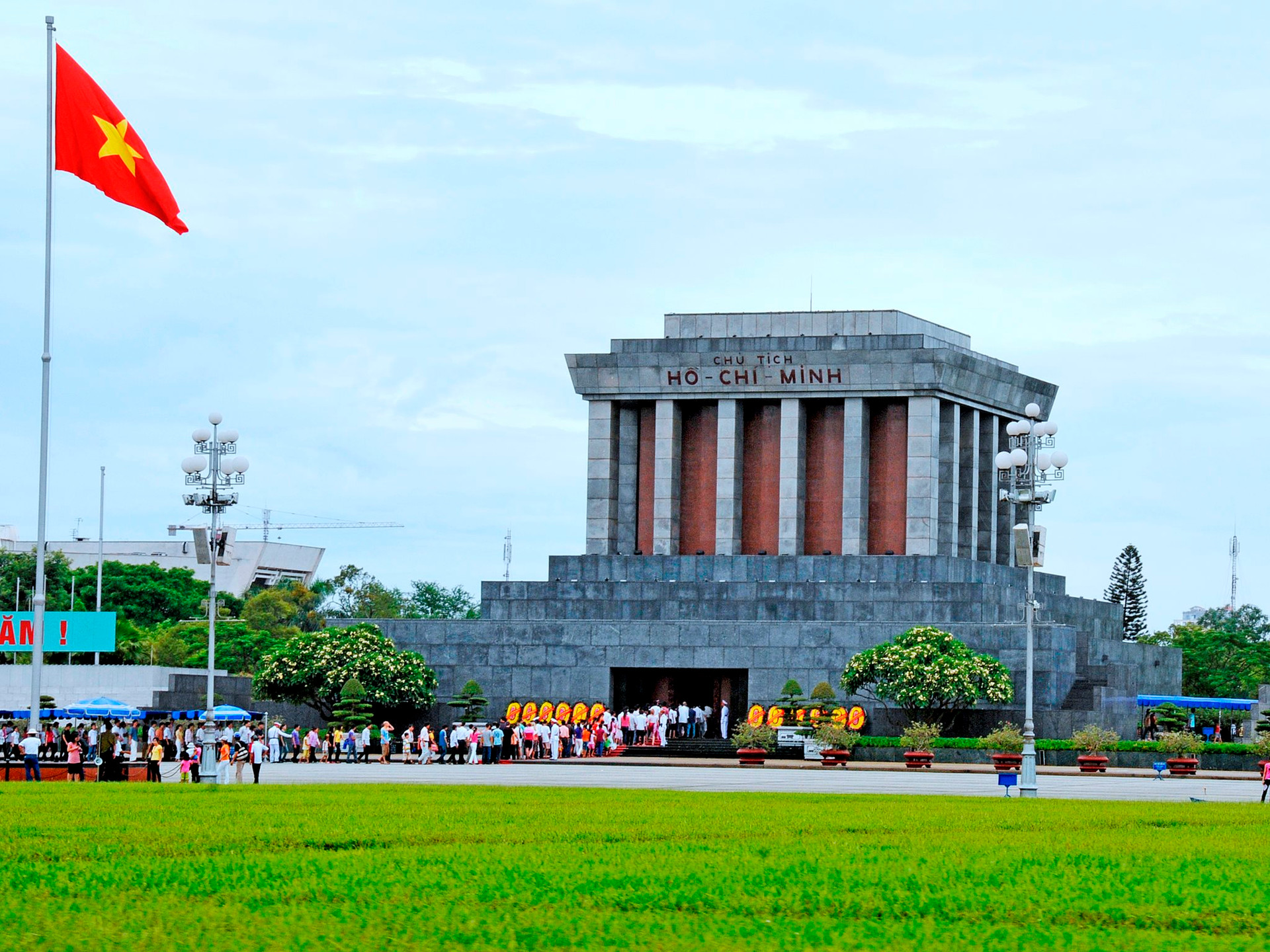 Tháng Năm nhớ Bác