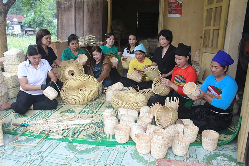 Thổi hồn vào sợi tre, luồng