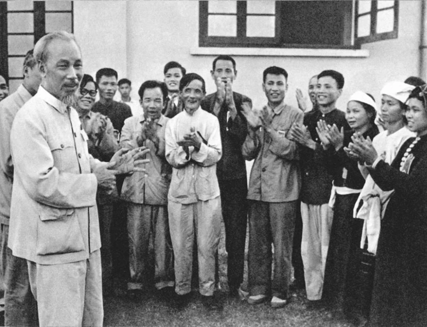 Ngày này năm xưa (23/5): Thành lập Hội hữu nghị Việt Xô