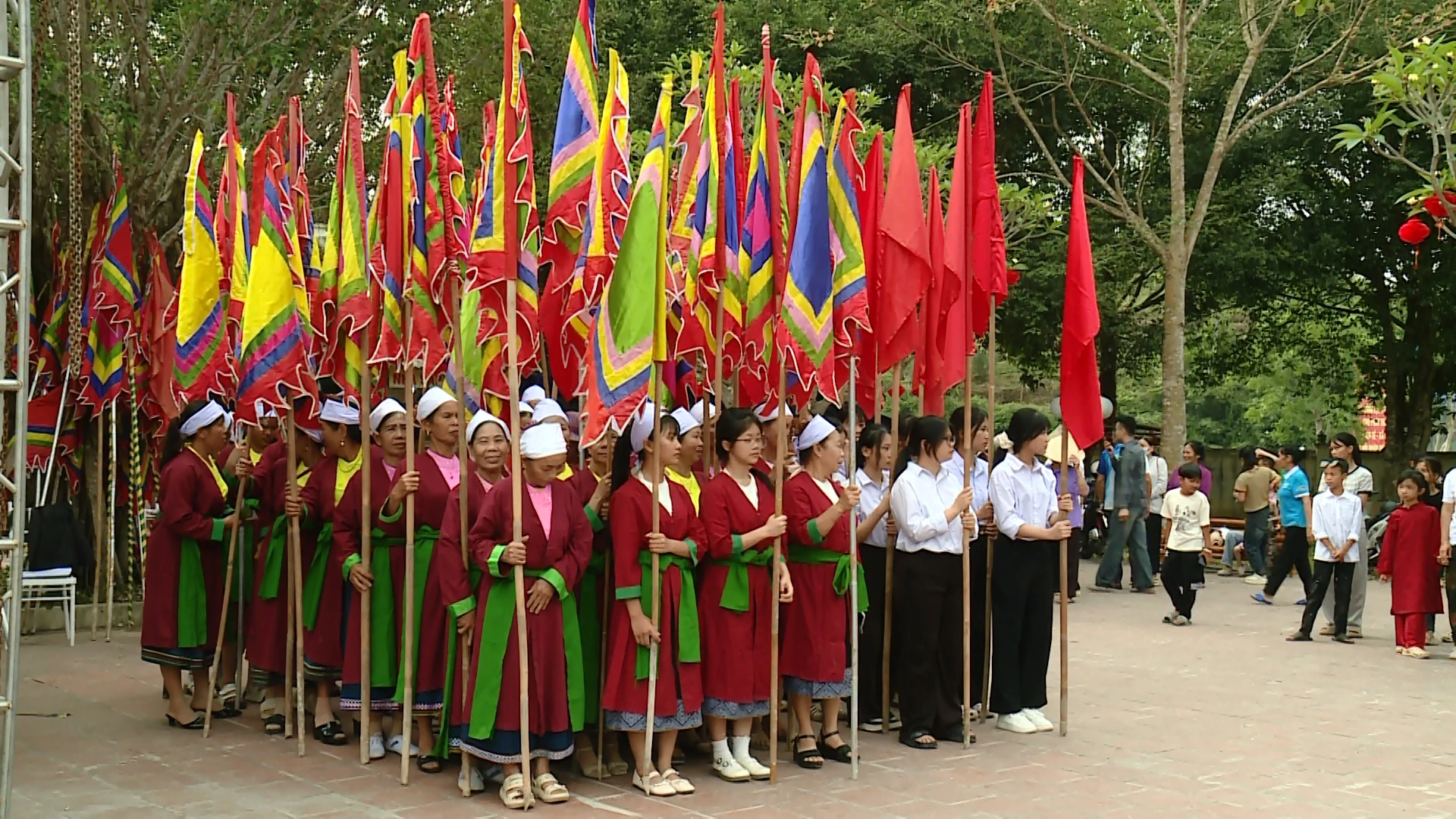 Văn hóa dân tộc Thổ - Sức sống giữa đại ngàn