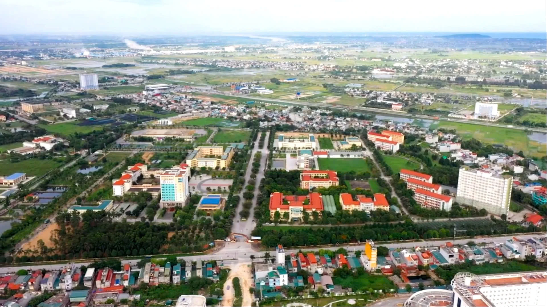 [Thanh Hóa Xưa và Nay] Đại học Hồng Đức – Đại học đầu tiên của xứ Thanh