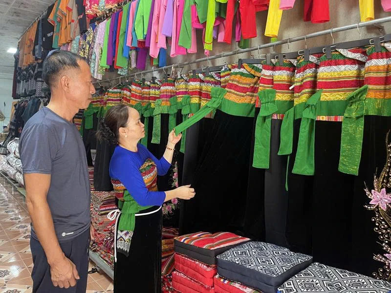 Giữ nhịp văn hóa dệt thổ cẩm trong dòng chảy hiện đại