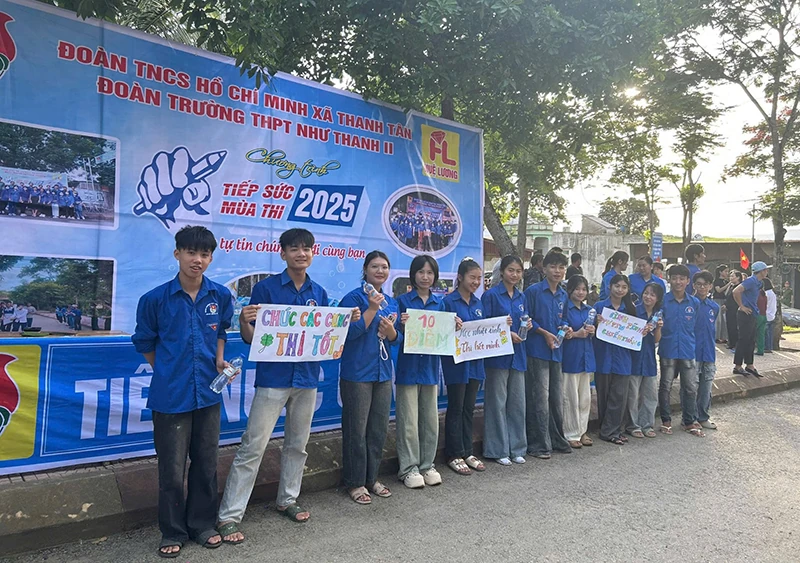 Điểm tựa mùa thi