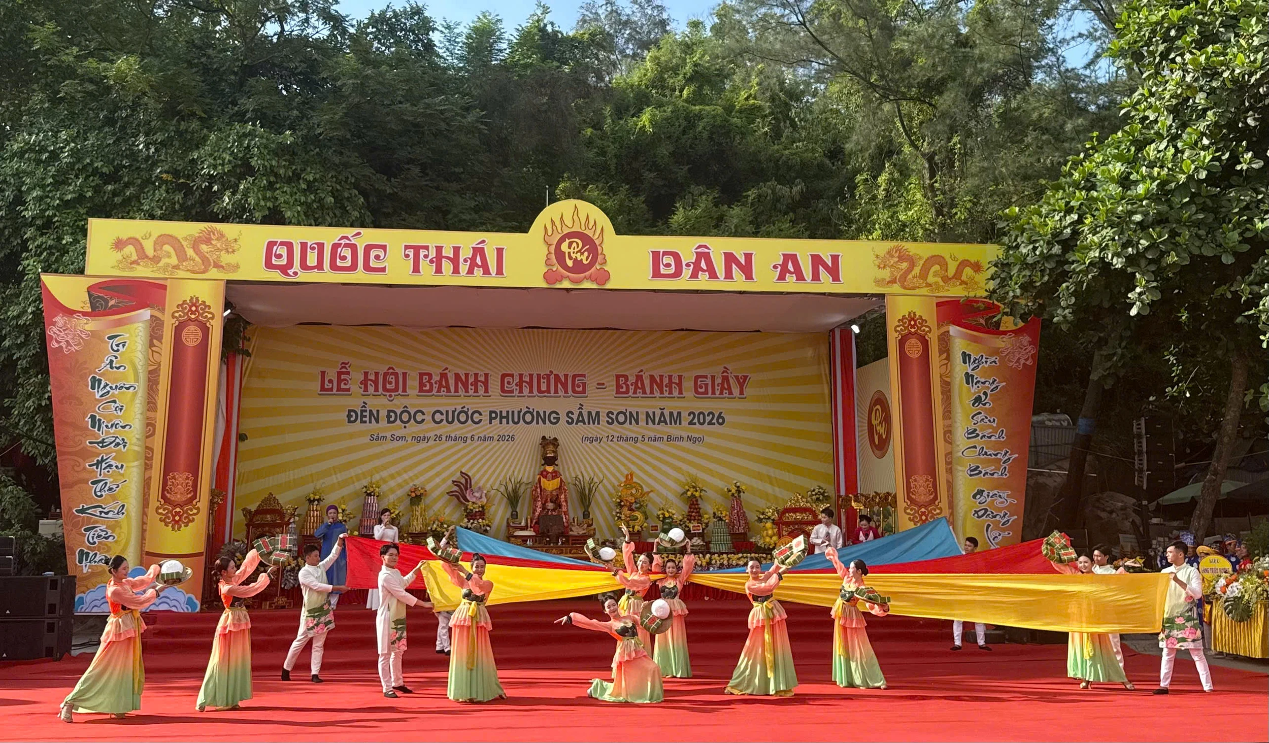 Sôi nổi Lễ hội bánh chưng - bánh giầy phường Sầm Sơn năm 2026