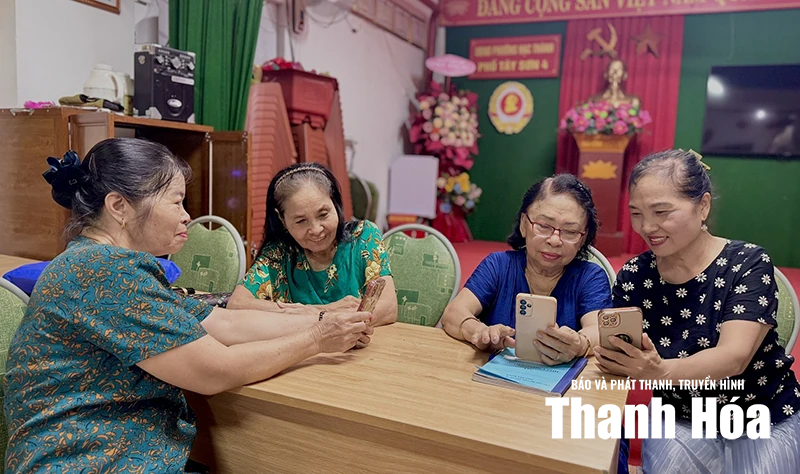 Khi ông bà tập làm công dân số