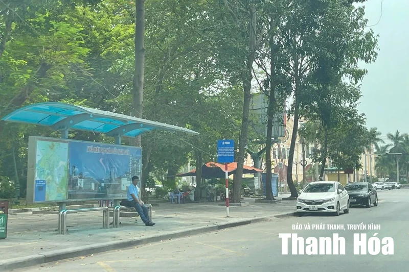 Xe buýt ơi! (Bài 2): Dưới mái nhà chờ... xe buýt