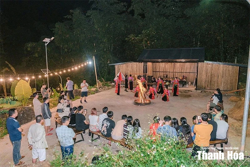 Sắc màu văn hóa dân tộc ở các khu du lịch sinh thái cộng đồng