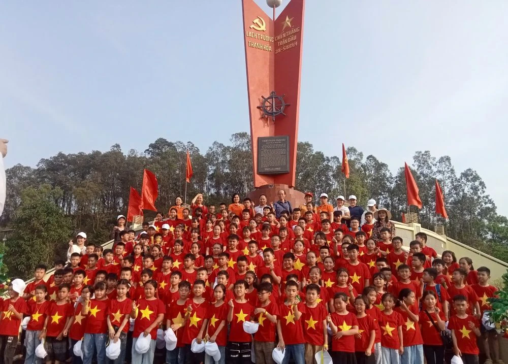 Sóng Lạch Trường