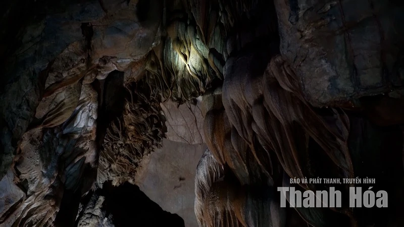 [Thanh Hóa xưa và nay] Khám phá vẻ đẹp huyền ảo của động Tiên Sơn