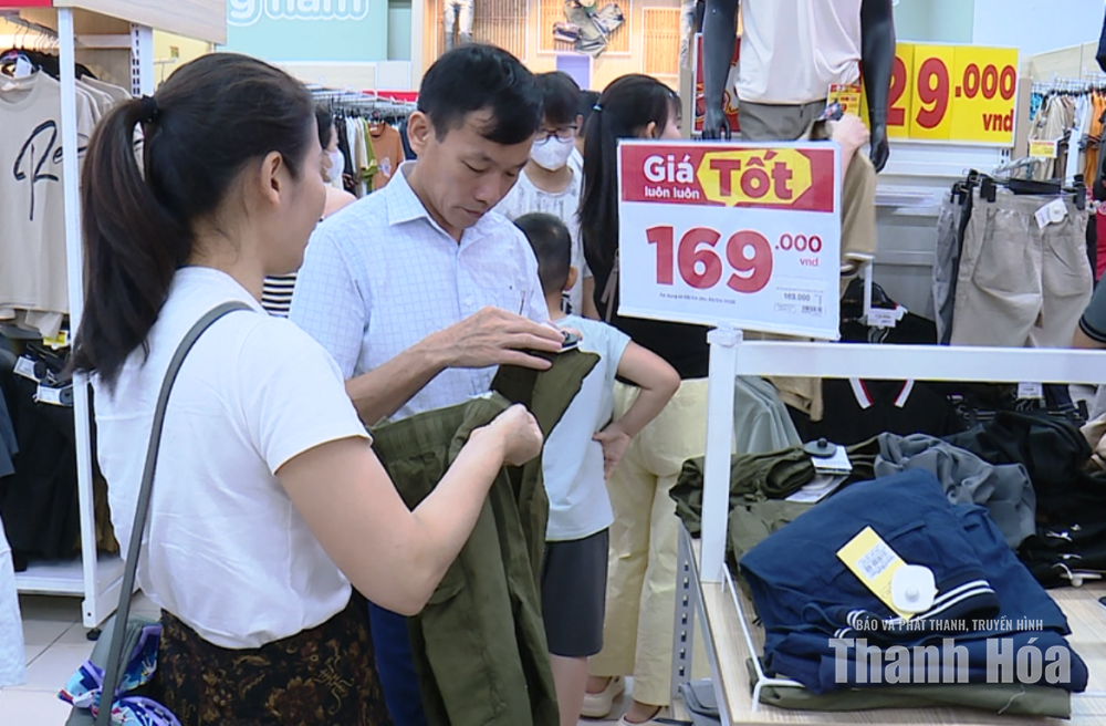 Bài toán tài chính cá nhân trước làn sóng tăng giá hàng hóa