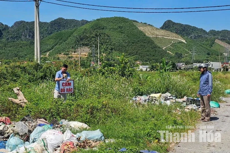 Xử lý điểm tập kết rác thải sinh hoạt tự phát tại khu vực chợ Bến Sung