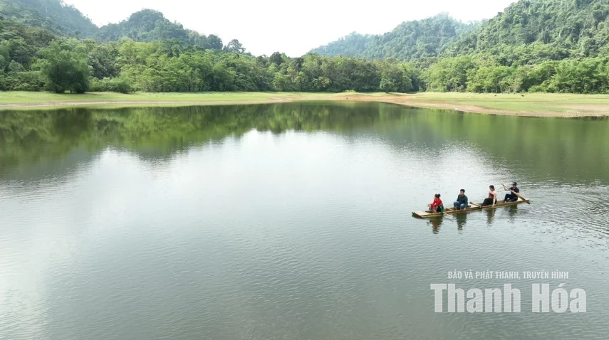 [Thanh Hóa xưa và nay] Nơi mặt hồ phẳng lặng soi bóng mây trời