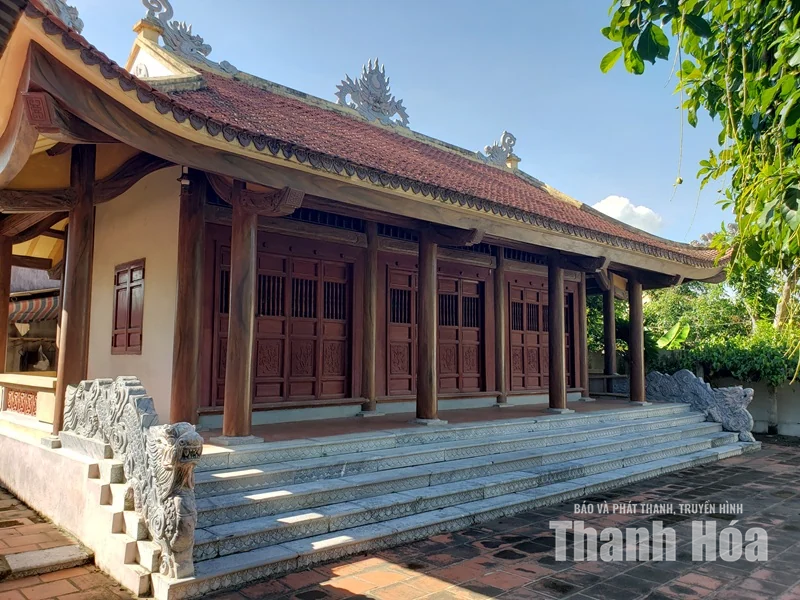 Mỗi nếp nhà, một câu chuyện cách mạng