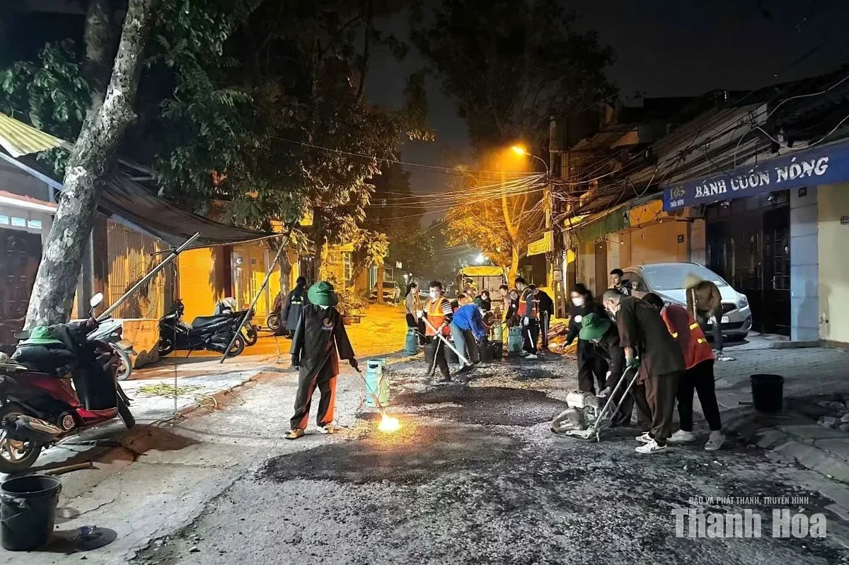 Những người “vá đường”