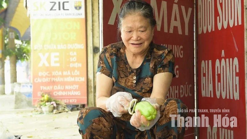 Giữ lửa yêu thương giữa “phố bệnh viện”