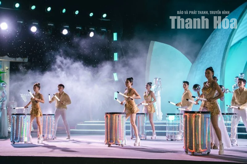 Chill bên biển: Phiêu cùng đêm Hải Tiến