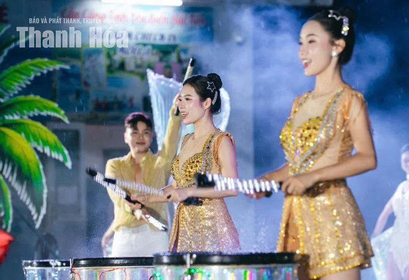 Chill bên biển: Phiêu cùng đêm Hải Tiến