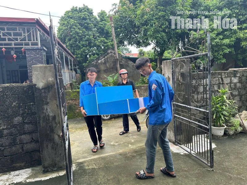 Đồng hành cùng học sinh khó khăn vào năm học mới
