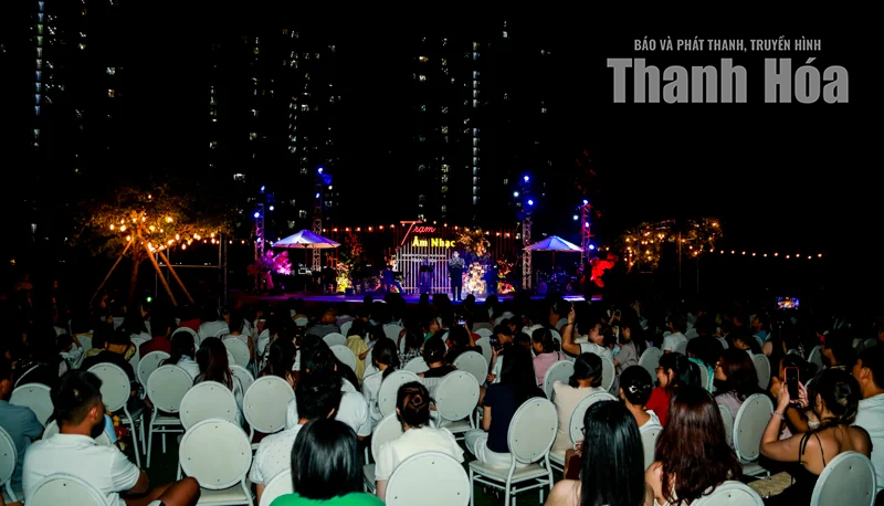 “Cả một trời thương nhớ - Nối dài những mùa yêu thương