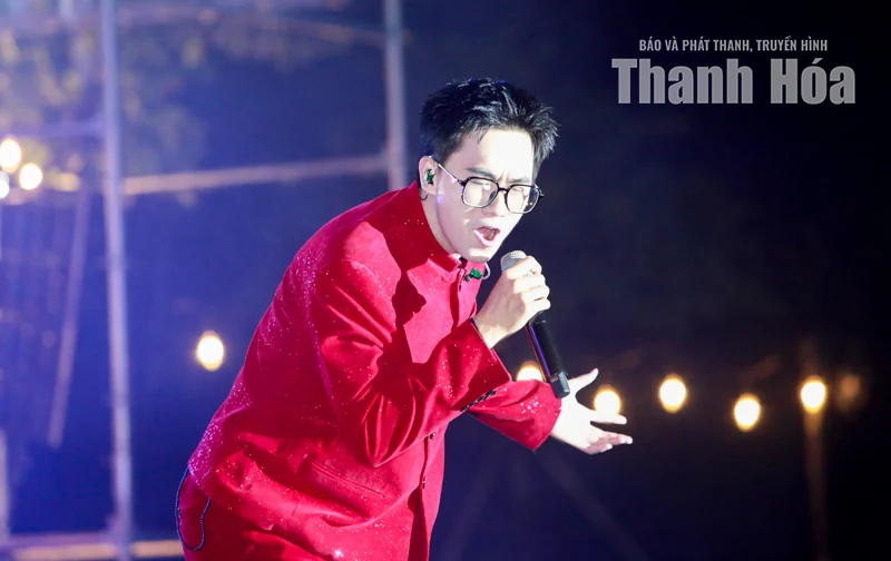 “Cả một trời thương nhớ - Nối dài những mùa yêu thương