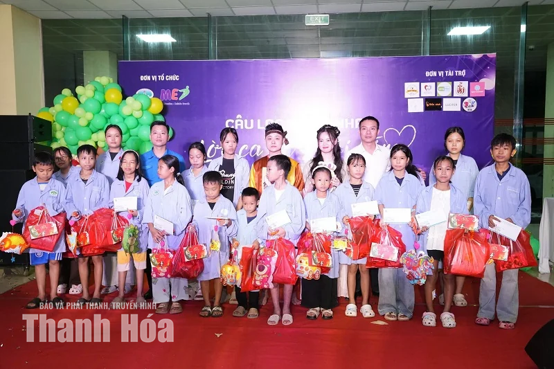 Mang Trung thu ấm áp đến với bệnh nhi