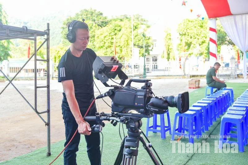 Mùa trăng biên cương