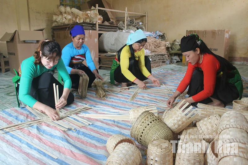 https://c.dhcn.vn/img/desktop/d-vhds.baothanhhoa.vn/news/2639/177d4093513t1800l1-177d4093505t1807.webp?r=81