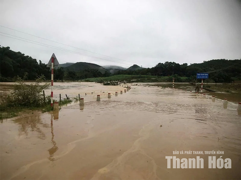Ngầm tràn mùa lũ: Rình rập hiểm nguy