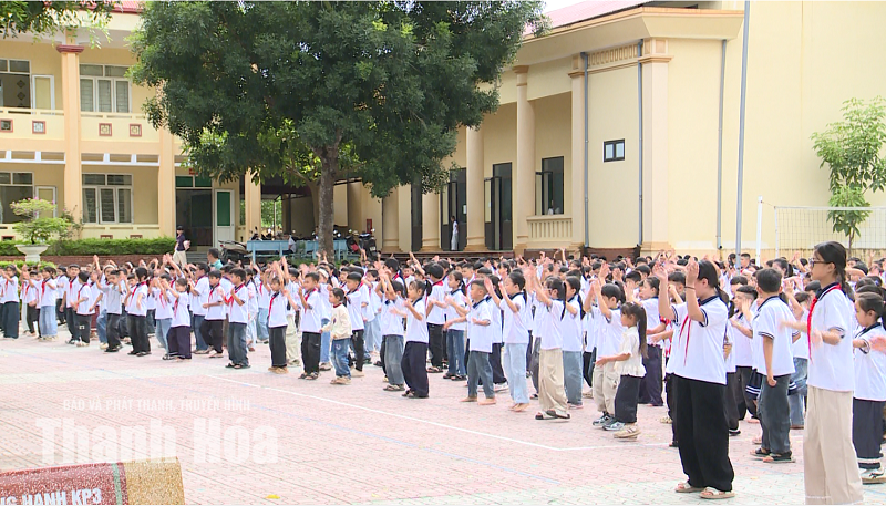 Chủ động chăm sóc sức khỏe học sinh mùa mưa bão
