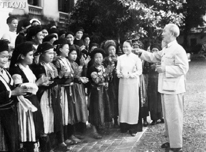 Ngày này năm xưa (2/10): Bác Hồ nhắn nhủ “Phải lấy được lòng dân”