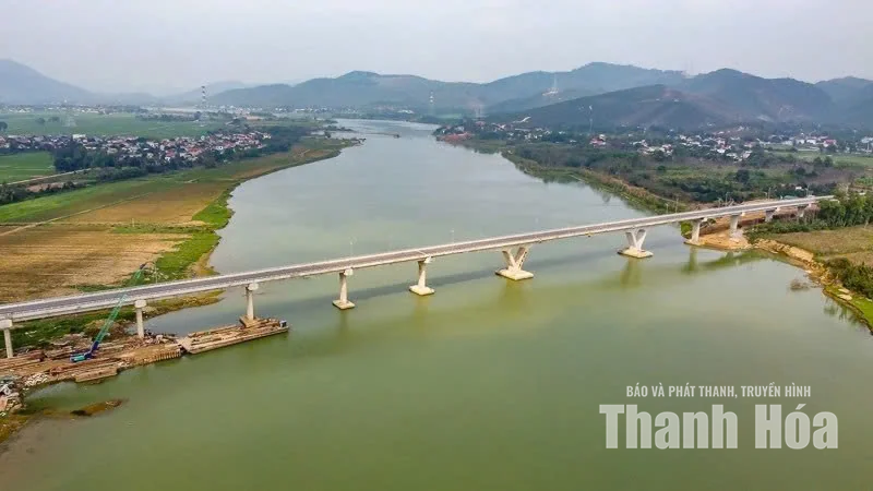 [Thanh Hóa xưa và nay] Nhịp nối dài nhất trên dòng sông Mã