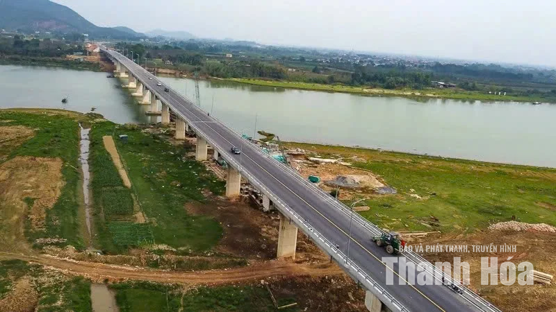 [Thanh Hóa xưa và nay] Nhịp nối dài nhất trên dòng sông Mã