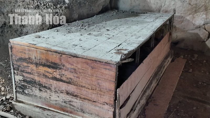 Dấu xưa trong lòng hang Con Moong