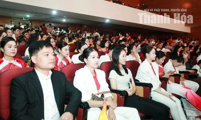 Khi những giai điệu chạm vào đời sống
