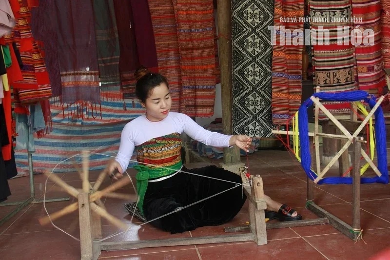 [Thanh Hóa xưa và nay] Những sợi thổ cẩm nối mạch văn hóa xứ Thanh